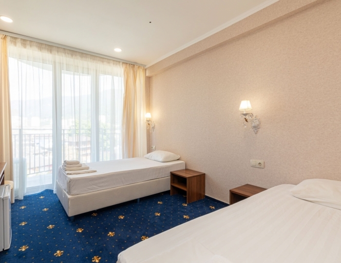 Стандарт 2-местный 1-комнатный TWIN с видом на море/бассейн - Отель «Европа» Гагра