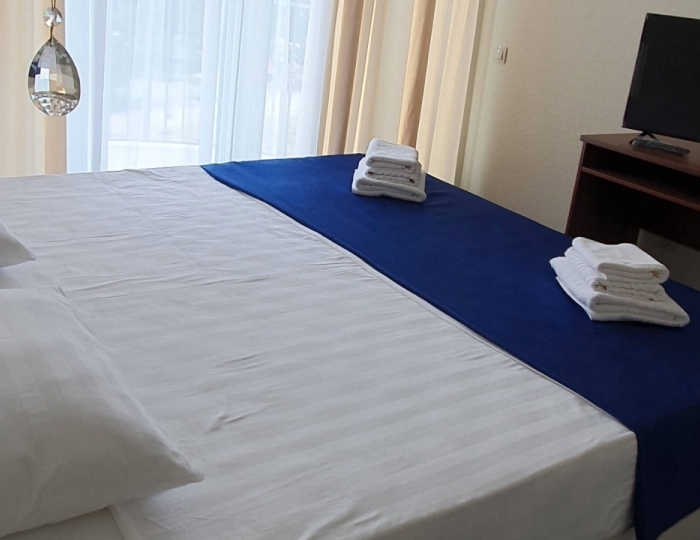 Стандарт 2-местный 1-комнатный DBL с видом на море/ бассейн - Отель «Европа» Гагра